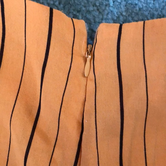 2 piece shorts and button down v top - Picture 2 of 4